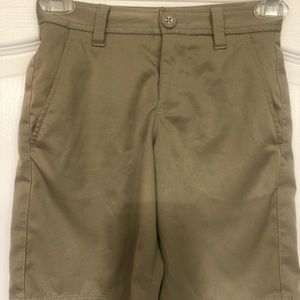 Boys Under Armor khaki golf shorts